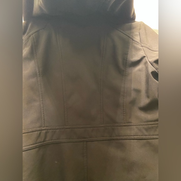 DKNY hooded black rain jacket Size M in good condition - Picture 9 of 10